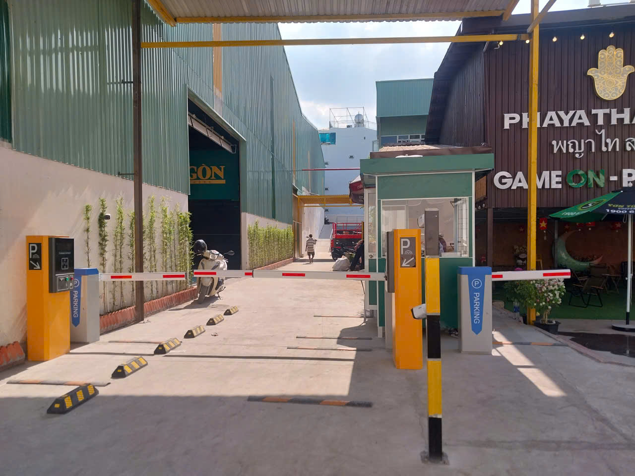 máy phát thẻ xe tự động